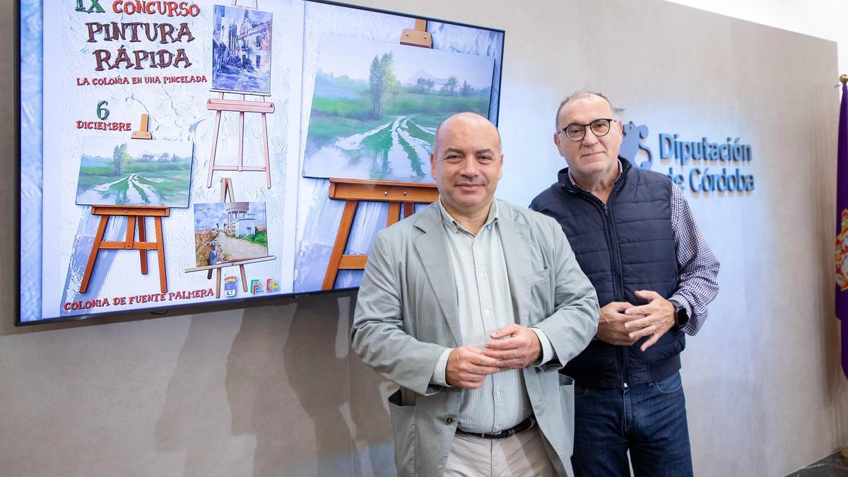 Gabriel Duque, en primer plano, durante la presentación de Titiricolonia y del concurso de pintura rápida de Fuente Palmera.