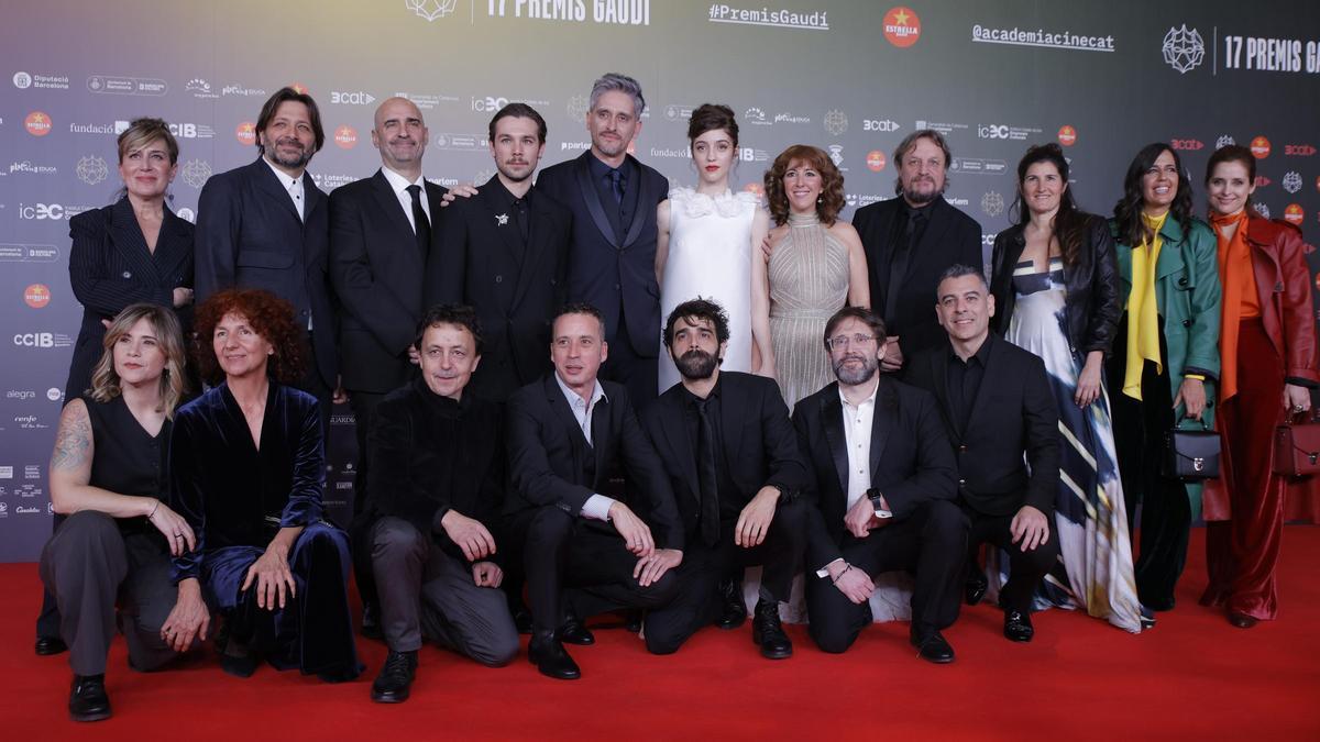 L'equip d'"El 47", en l'arribada a la gala dels Gaudí.