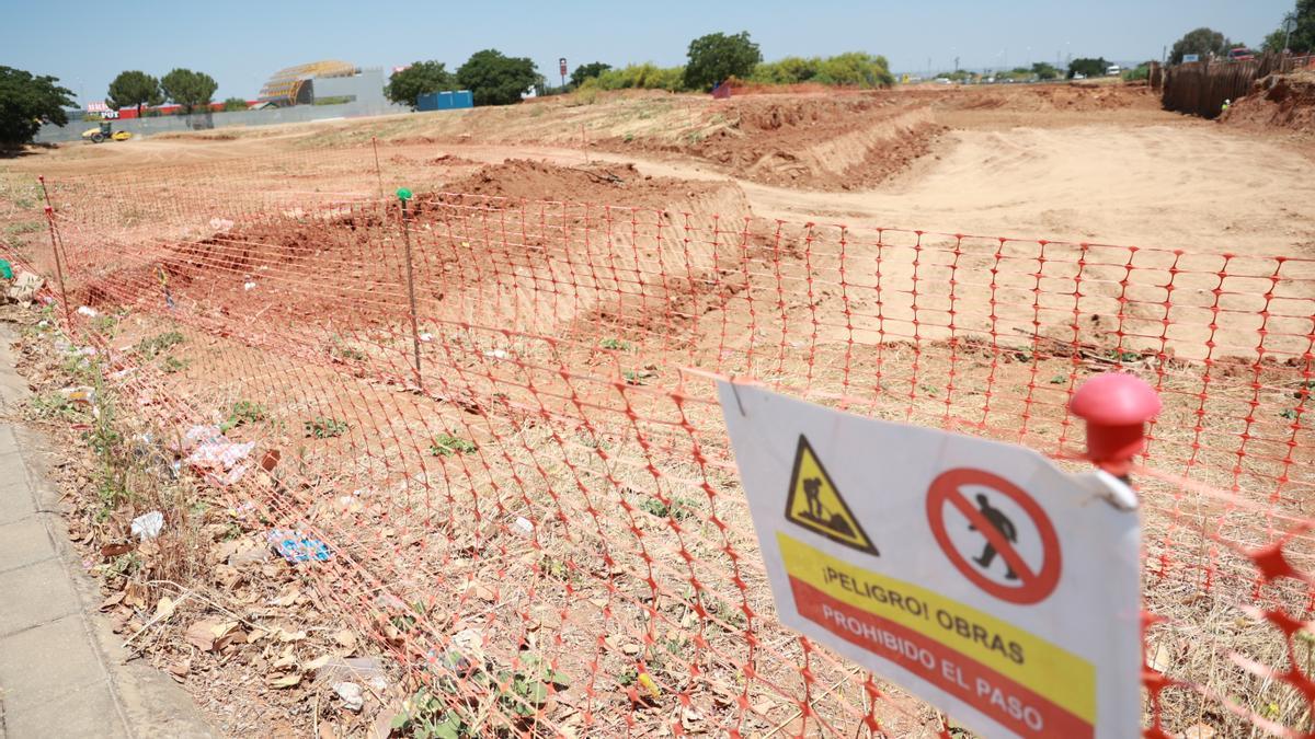 Las obras de la línea 3 del metro de Sevilla avanzan junto a la calle Estrella Deneb en Pino Montano