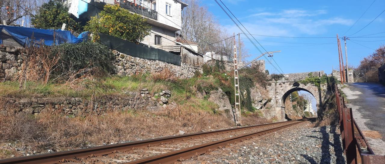 Vía del Miño que forma parte del Corredor Atlántico entre Vigo y Ourense a su paso por Ribadavia