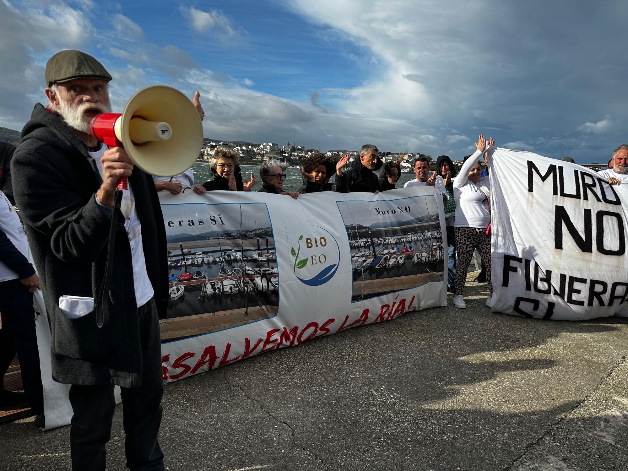 Figueras clama contra el dique exterior que el Principado proyecta en el puerto