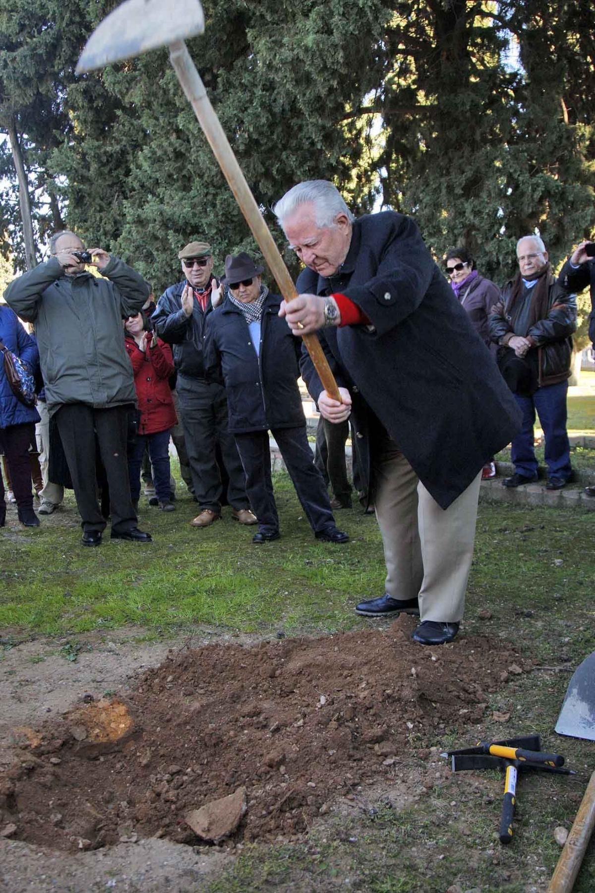 Comienza la segunda fase del proceso de exhumaciones en el cementerio de la Salud