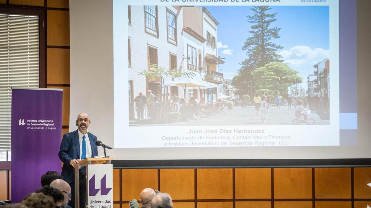 El autor del informe ‘El impacto socioeconómico de la Universidad de La Laguna’, Juan José Díaz Hernández.