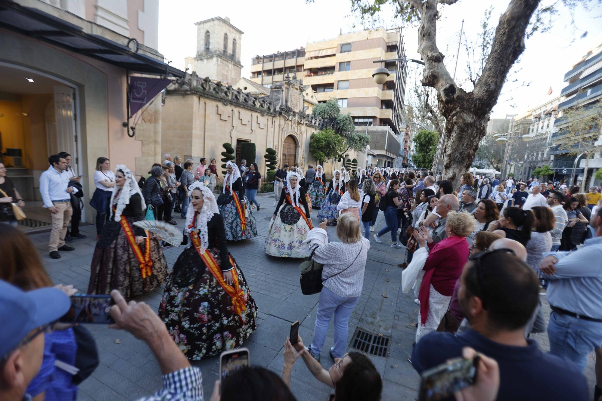 Pasacalles de las bellezas  y cremà Hogueras de Sant Joan en Córdoba