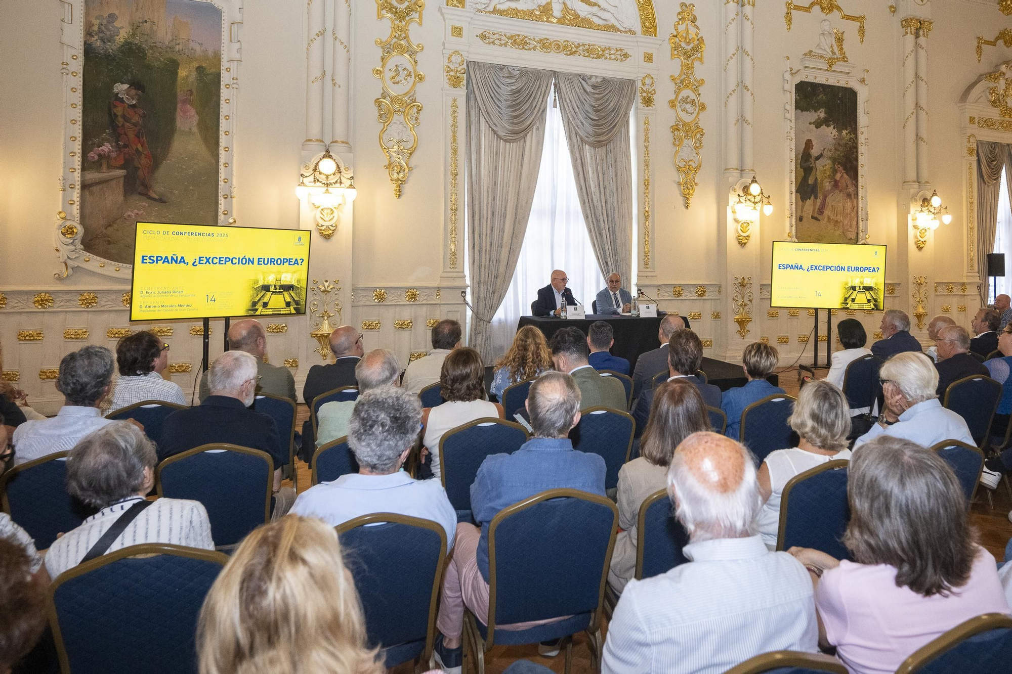 Ciclo 'Democracia y totalitarismo' en el Salón Dorado del Gabinete Literario