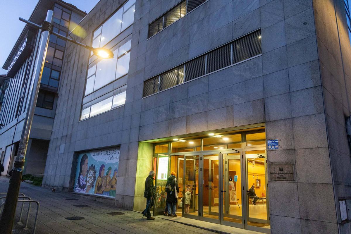 Entrada do Centro Sociocultural de Fontiñas, en Santiago