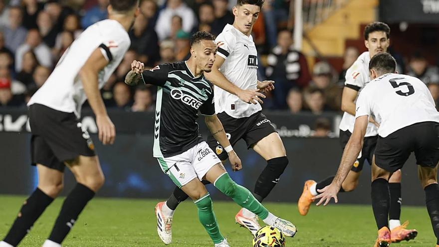 Ajornat el València-Betis de la primera jornada de la Lliga: esta és la nova data del partit a Mestalla