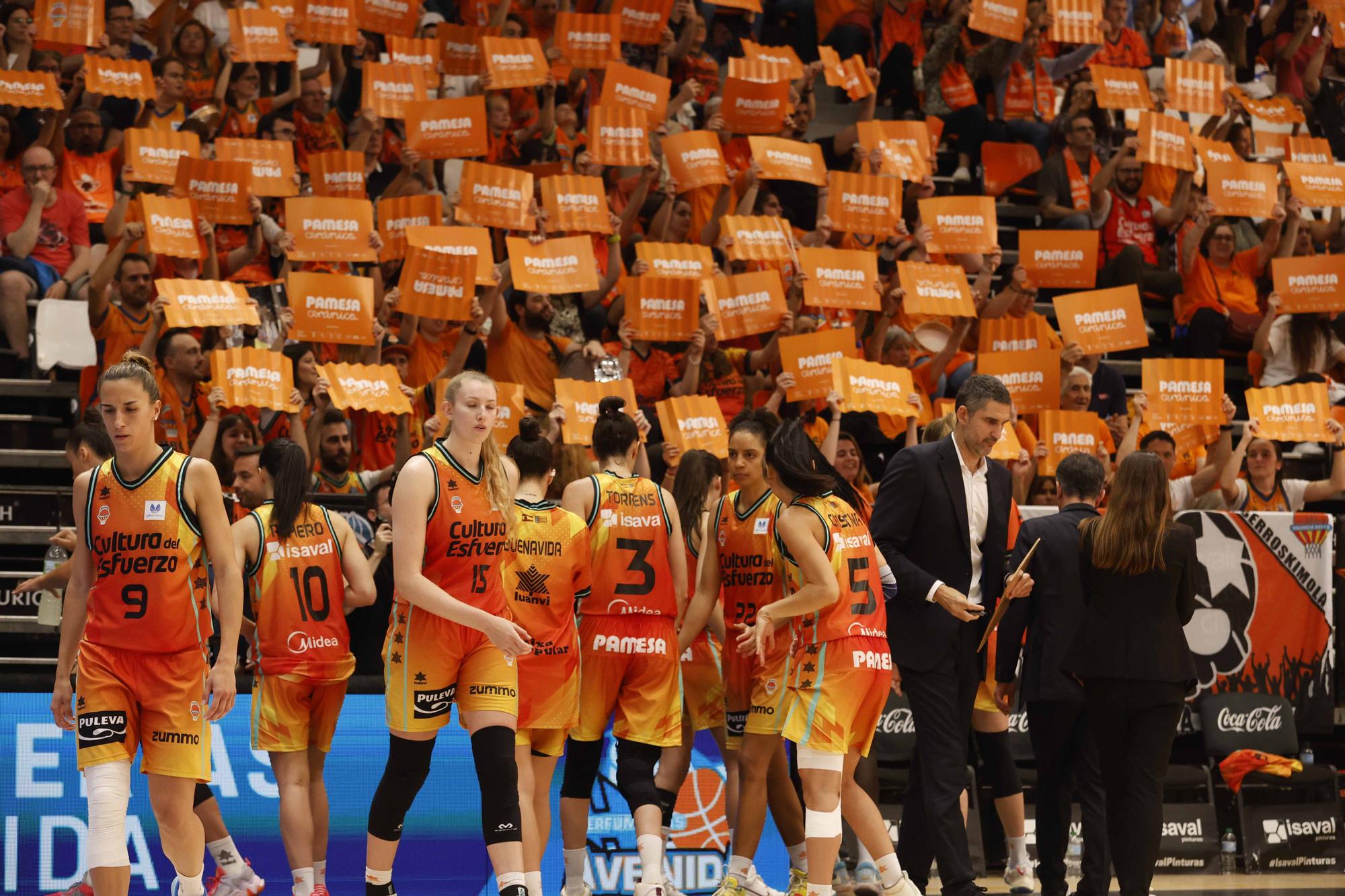 Valencia Basket - Perfumerías Avenida