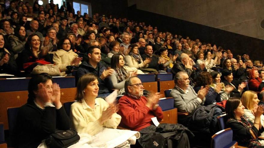 Público asistente al acto inaugural de las obras de mejora del auditorio del Conservatorio de Música del Occidente.