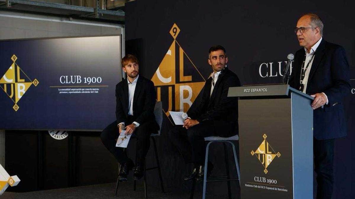 El vicepresidente Antonio Dávila, durante su intervención en la presentación del CLUB 1900.