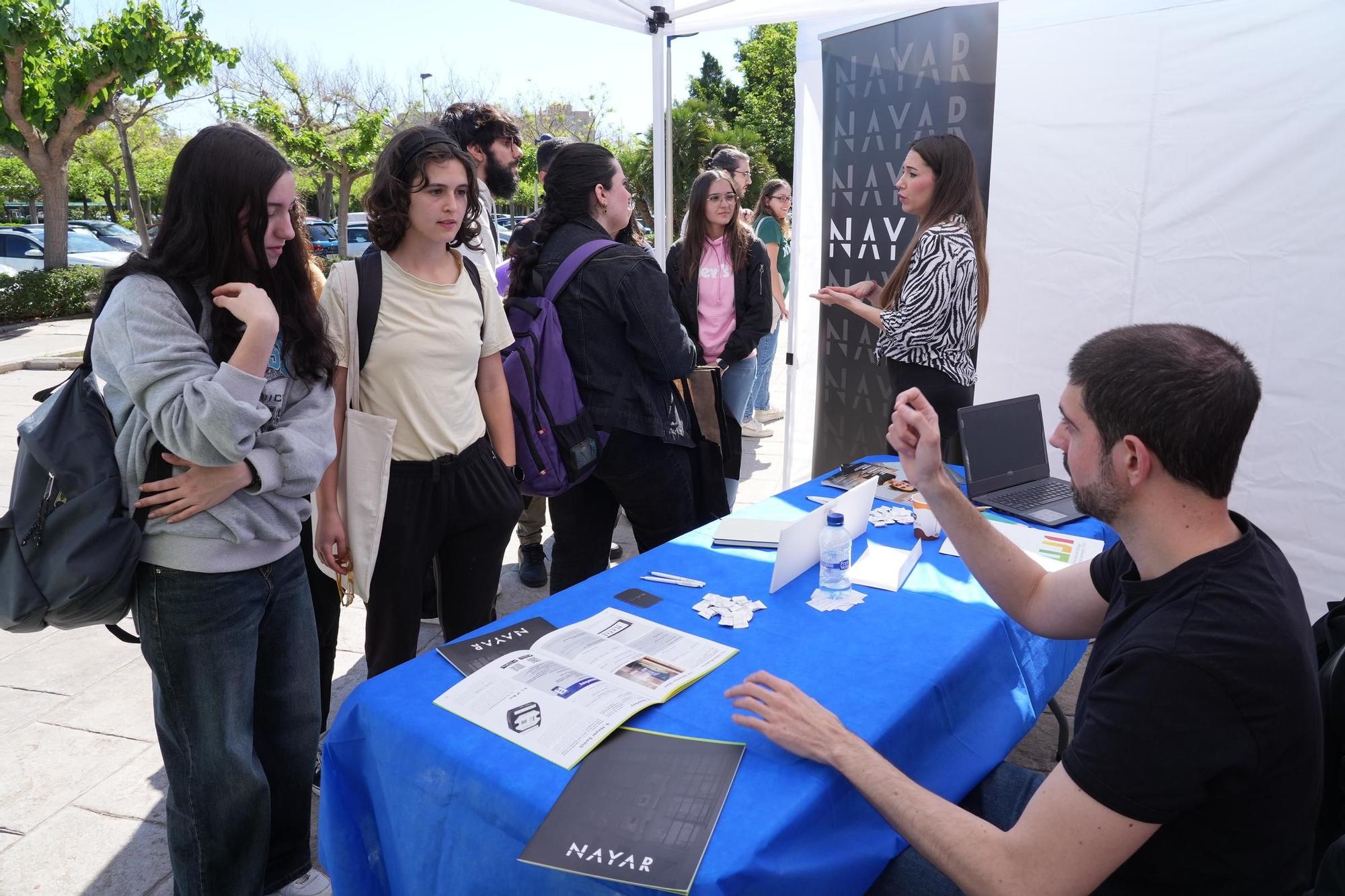 Más de mil universitarios aspiran a un empleo en la industria 5.0 de Castellón. Así ha sido la Feria de Empresas de la UJI.