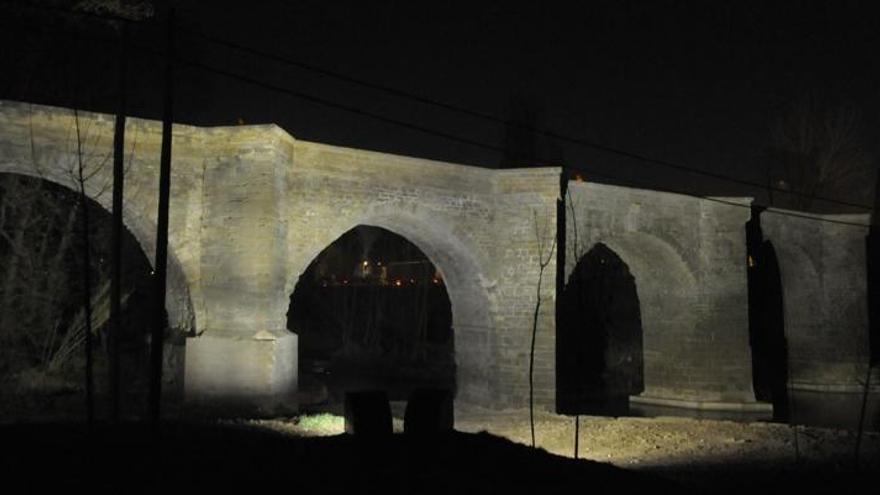 L&#039;apagada també inclourà el Pont Nou, il·luminat fa poc