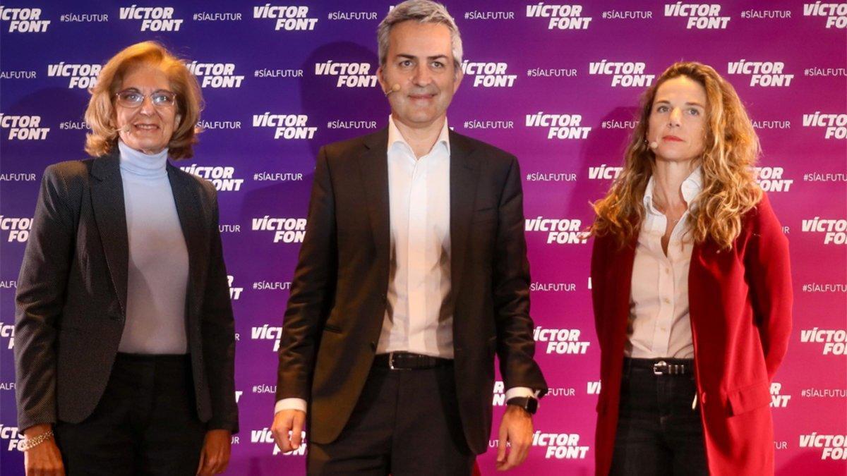 Joana Barbany y Maria Teresa Andreu junto a Víctor Font