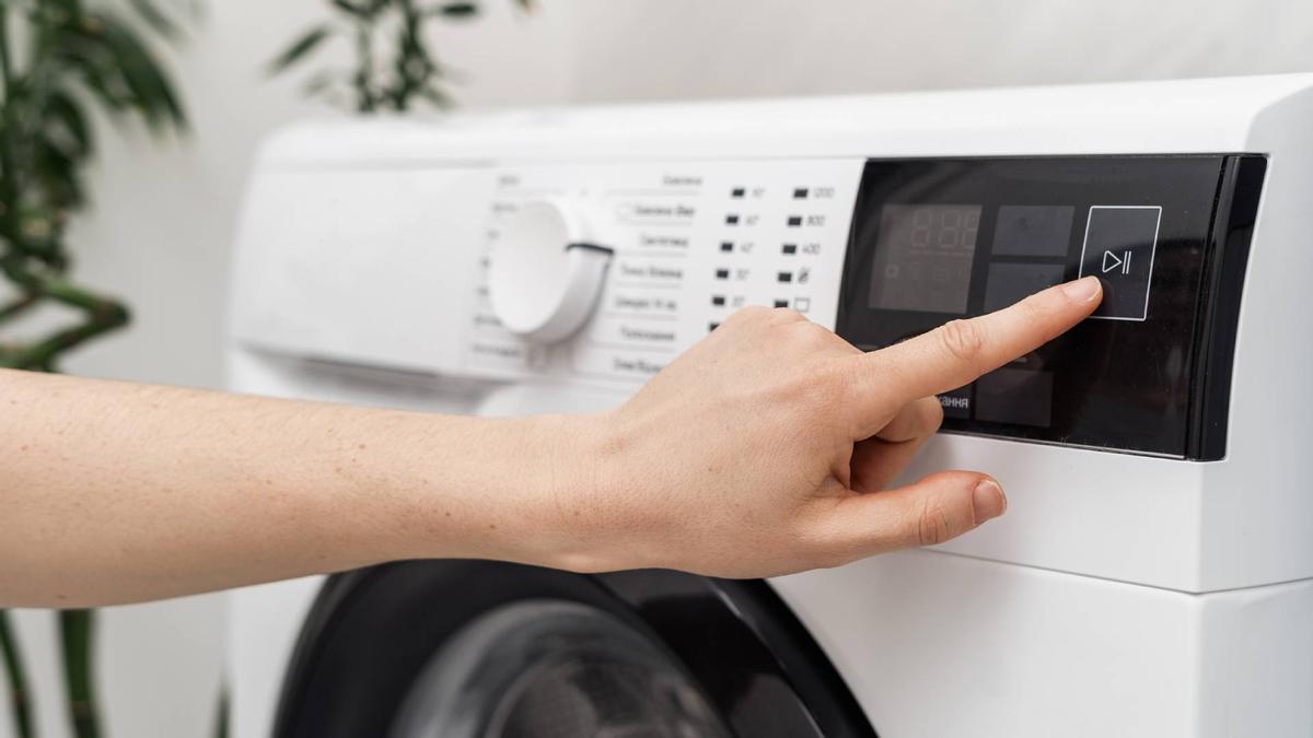 El truco para limpiar los trapos de cocina (de manera rápida y sin  lavadora) y dejarlos impecables