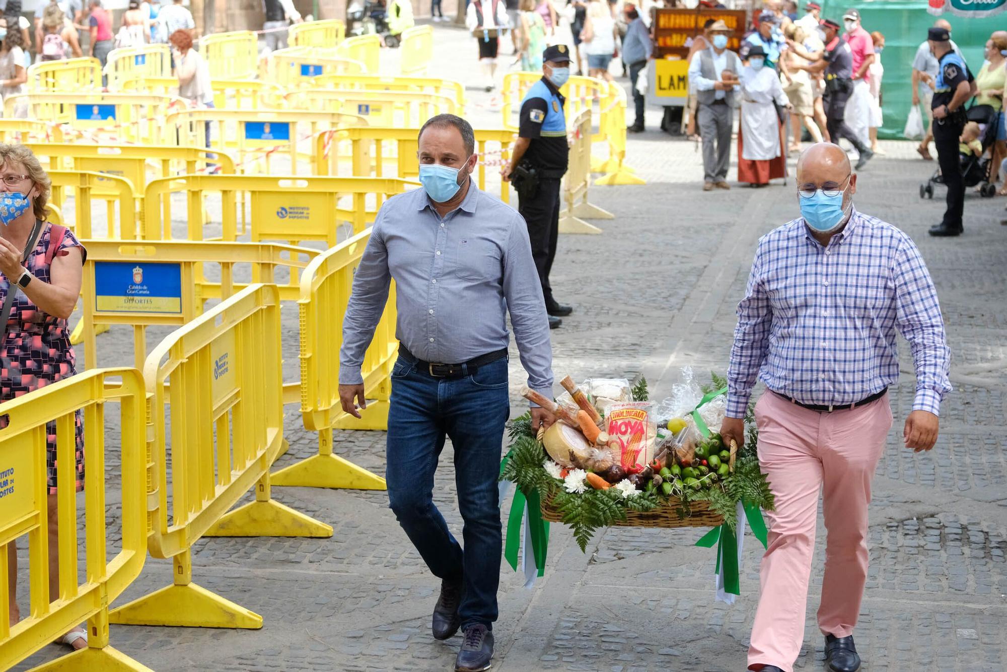 Ofrenda simbólica de los ayuntamientos de Gran Canaria a la Virgen del Pino (07/09/2021)