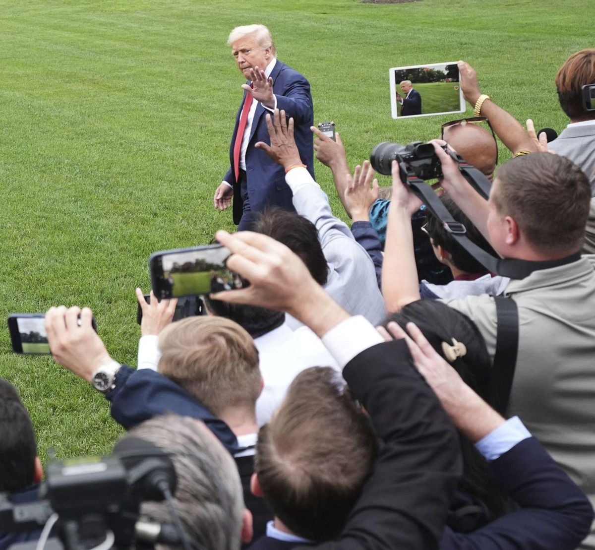 Trump canvia noms de llocs i festes per mirar de reescriure la història