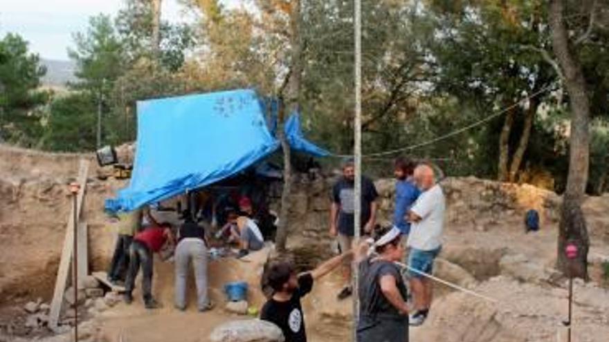 Arqueòlegs troben una sepultura amb ossos neolítics al jaciment de Sorba