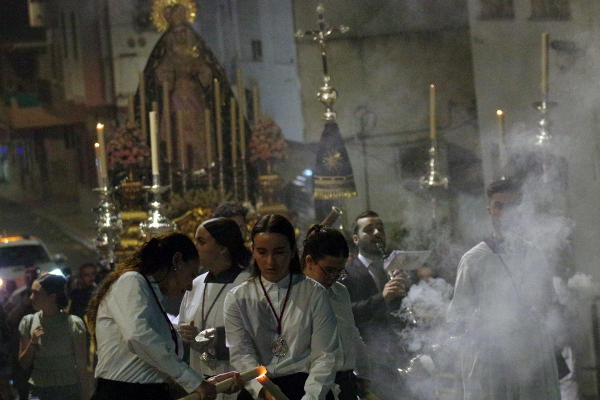Rosario vespertino de la Virgen de los Dolores de Puerto de la Torre, en imágenes