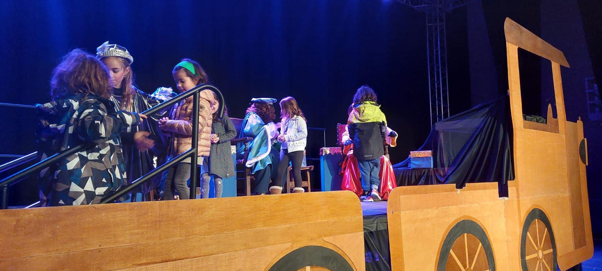 Els patges reials arriben a Solsona acompanyats per un espectacle infantil