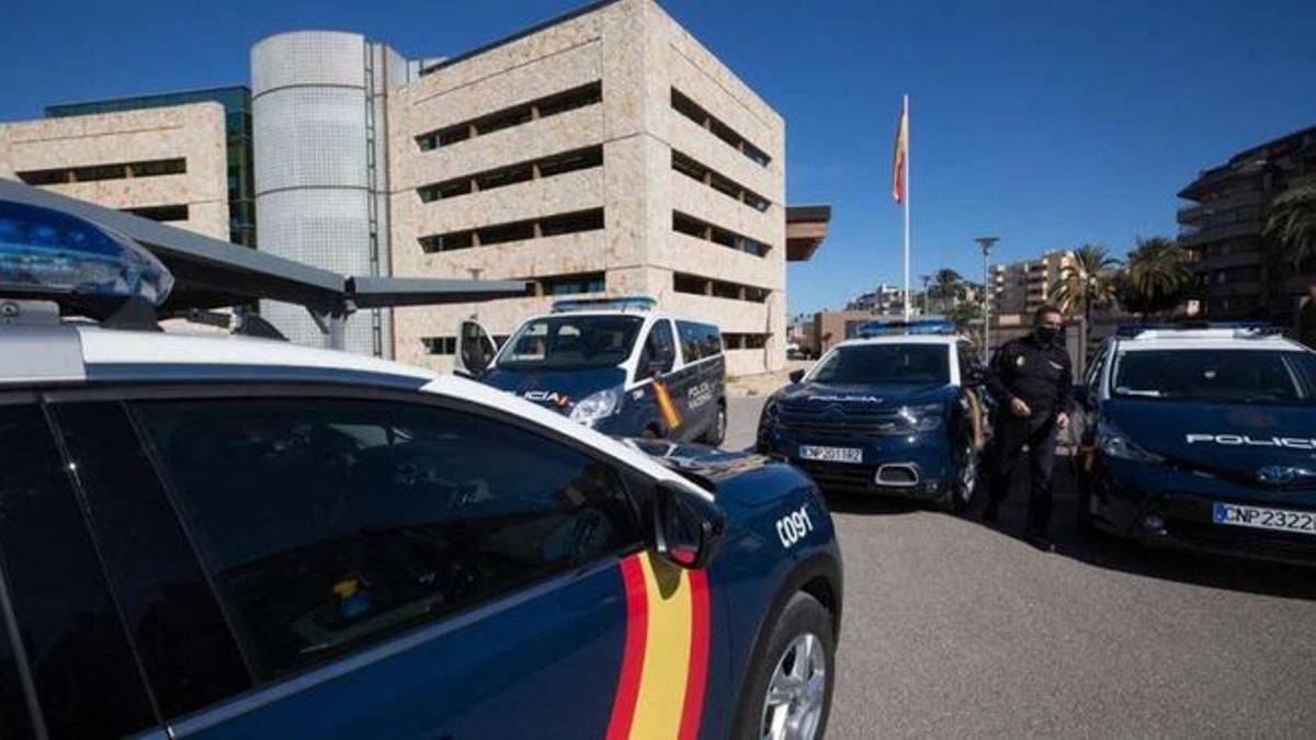 Coches de la Policía Nacional.