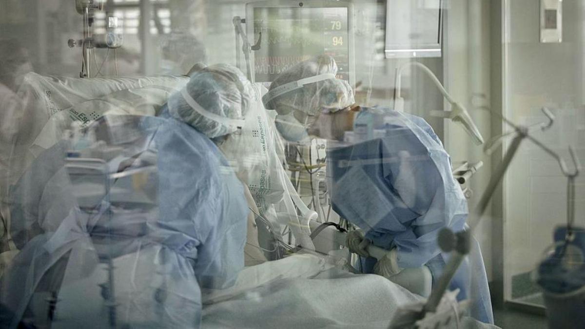 En la UCI del hospital mallorquín de Son Espases: así es la zona cero de la pandemia
