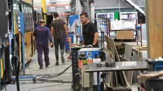 La automoción lanza una oferta urgente para cubrir 100 puestos en Ourense