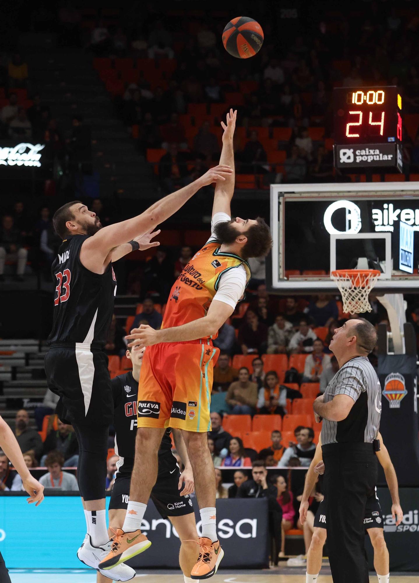 Las mejores imágenes del Valencia Basket - Girona Basketball