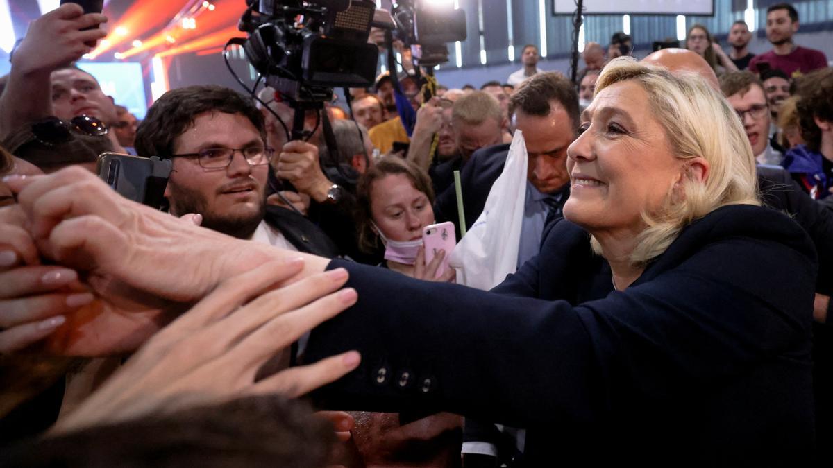 Marine Le Pen, la candidata de extrema derecha, durante su mitin en Arras del 21 de abril.