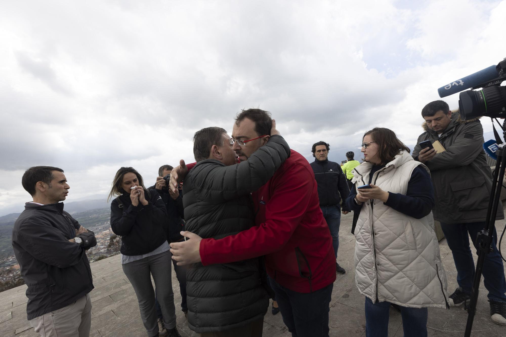 El Naranco, en Oviedo, devastado por las llamas