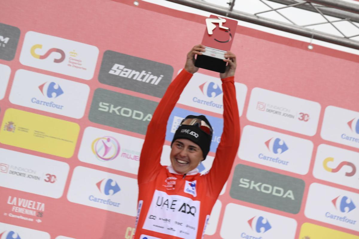 Paula Blasi hace historia en el Angliru y conquista la Vuelta a España