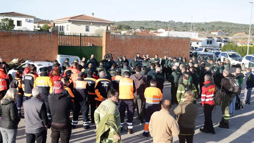 Vídeo | Así son los preparativos del tercer día de búsqueda de Luis Fernández en Zarza de Montánchez