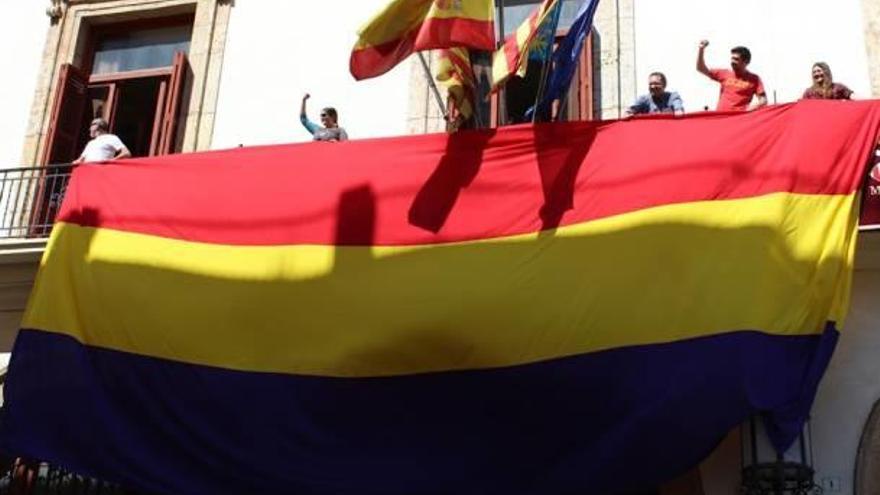 Bandera republicana en Sagunt.