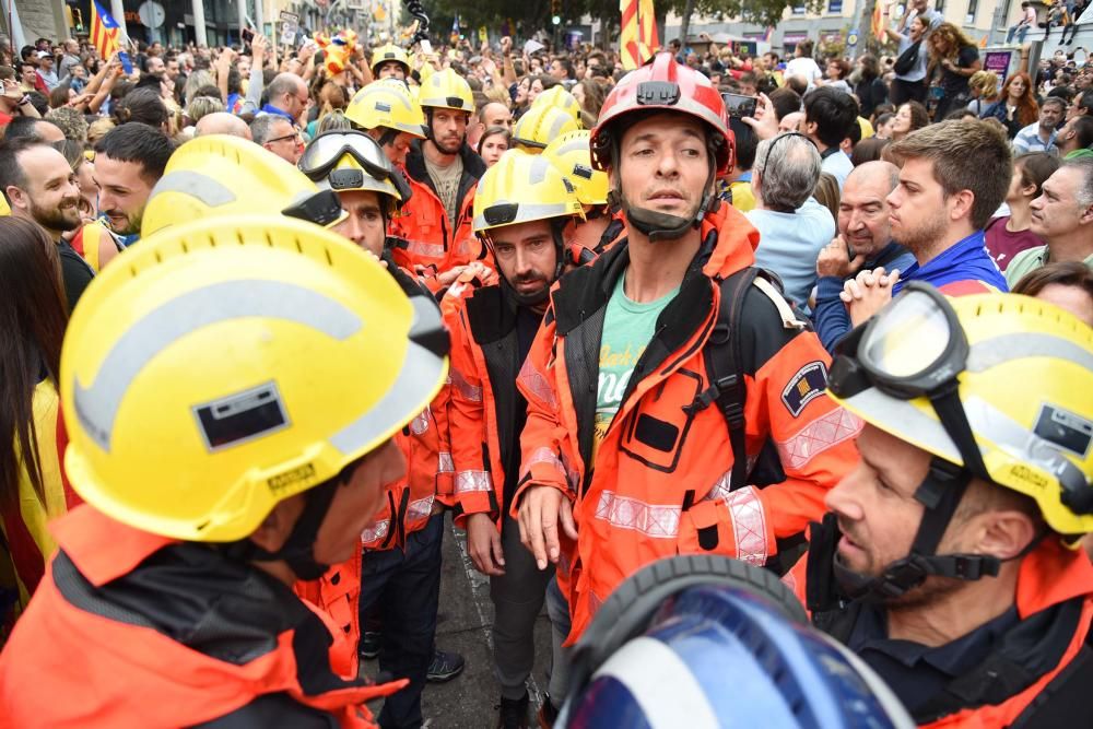 Multitudinària manifestació contra la violència a Manresa