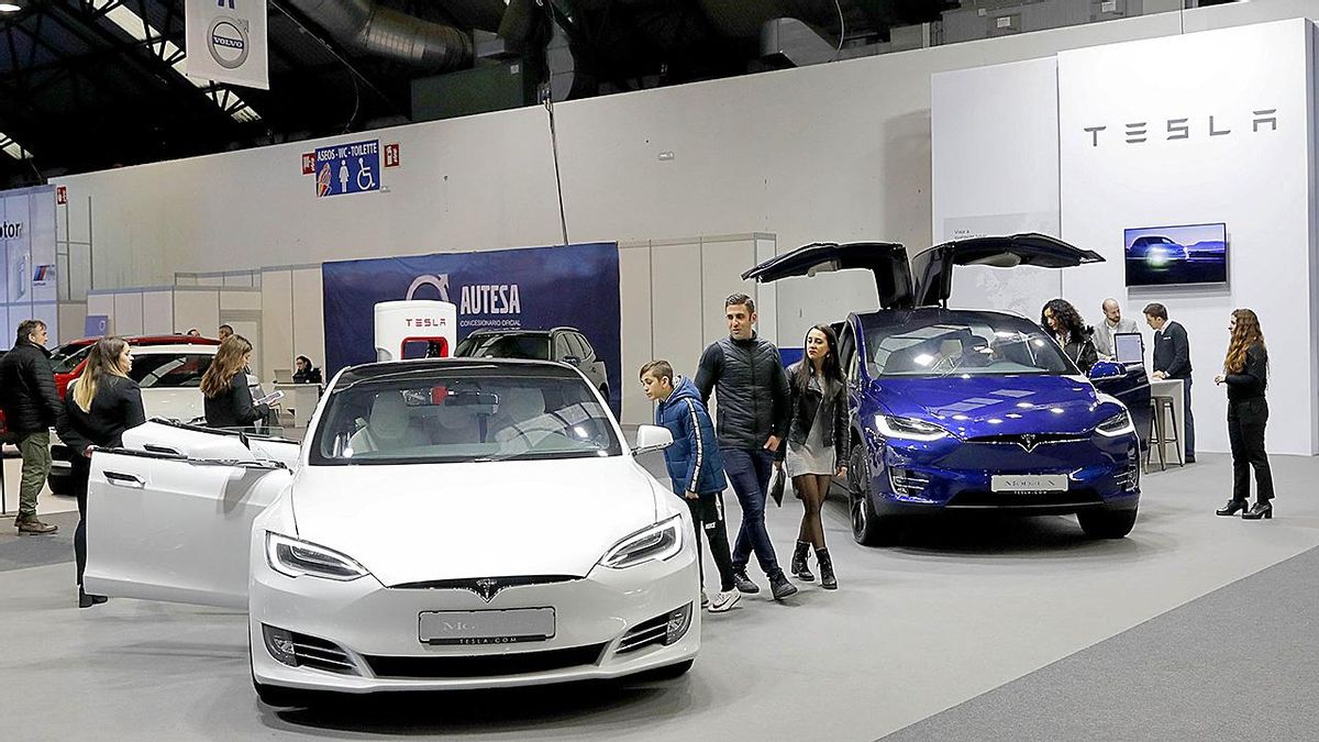 Estand de la marca Tesla en le Ifevi de Vigo.