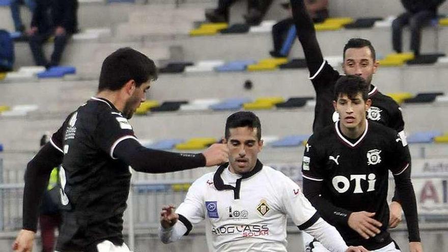 Borja Navarro, en el choque ante el Vitoria.