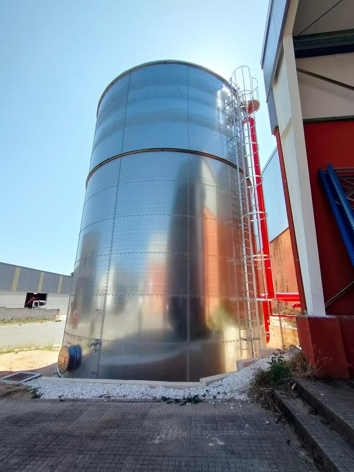 El nuevo depósito de agua de 500.000 litros para incendios.jpg