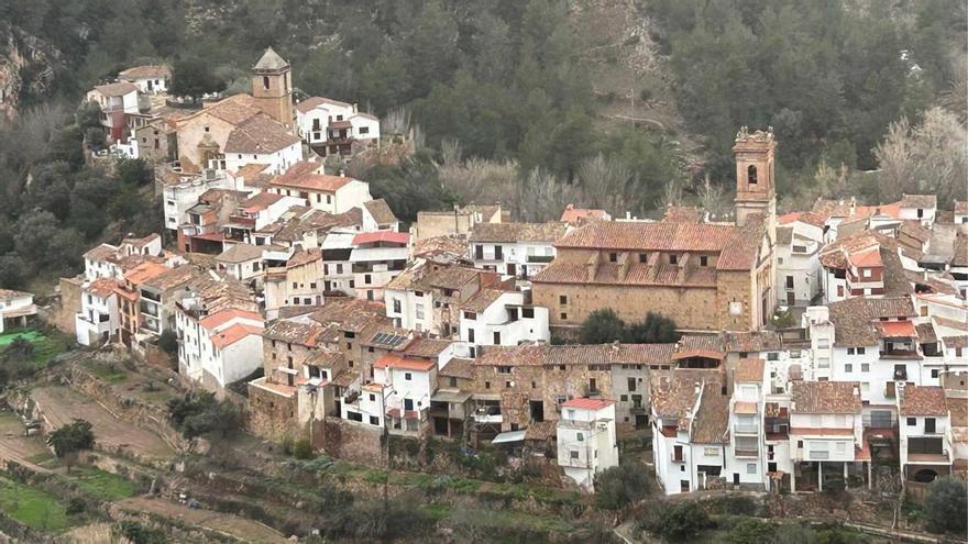 Un pueblo de Castellón se queda sin su única tienda: "Tenemos dos peluquerías, pero no donde comprar un kilo de arroz"