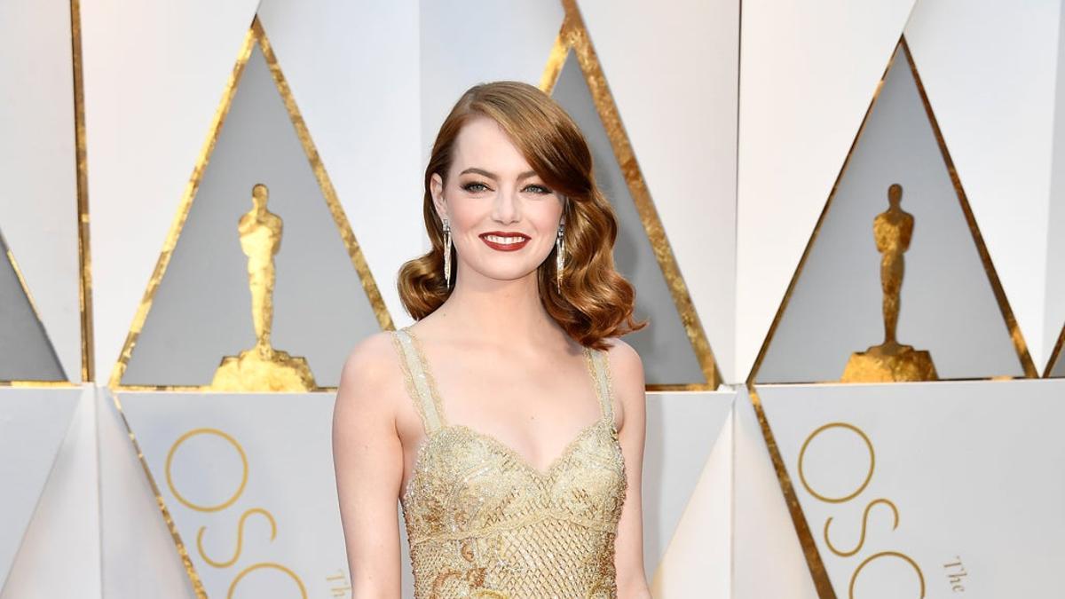 Emma Stone llega a los Oscar vestida de Givenchy Couture