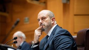 El presidente del Senado, Pedro Rollán, durante una sesión plenaria, en el Senado, a 12 de diciembre de 2023, en Madrid (España). Tras el Pleno del Congreso donde se ha realizado el primer debate de la proposición de Ley de Amnistía registrada por el PSOE