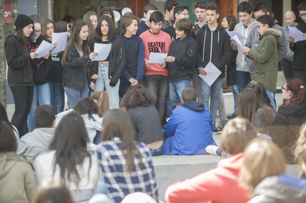 Más de 120 alumnos participan en los conciertos escolares 'Musiqueando 2017' que rindieron homenaje al joven fallecido el mes pasado ahogado en la playa del Orzán.