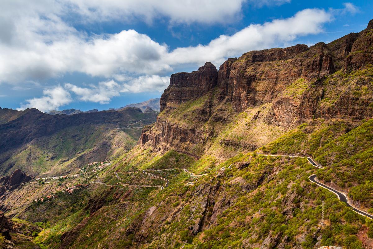 El macizo de Teno recuerda a los grandes paisajes andinos.