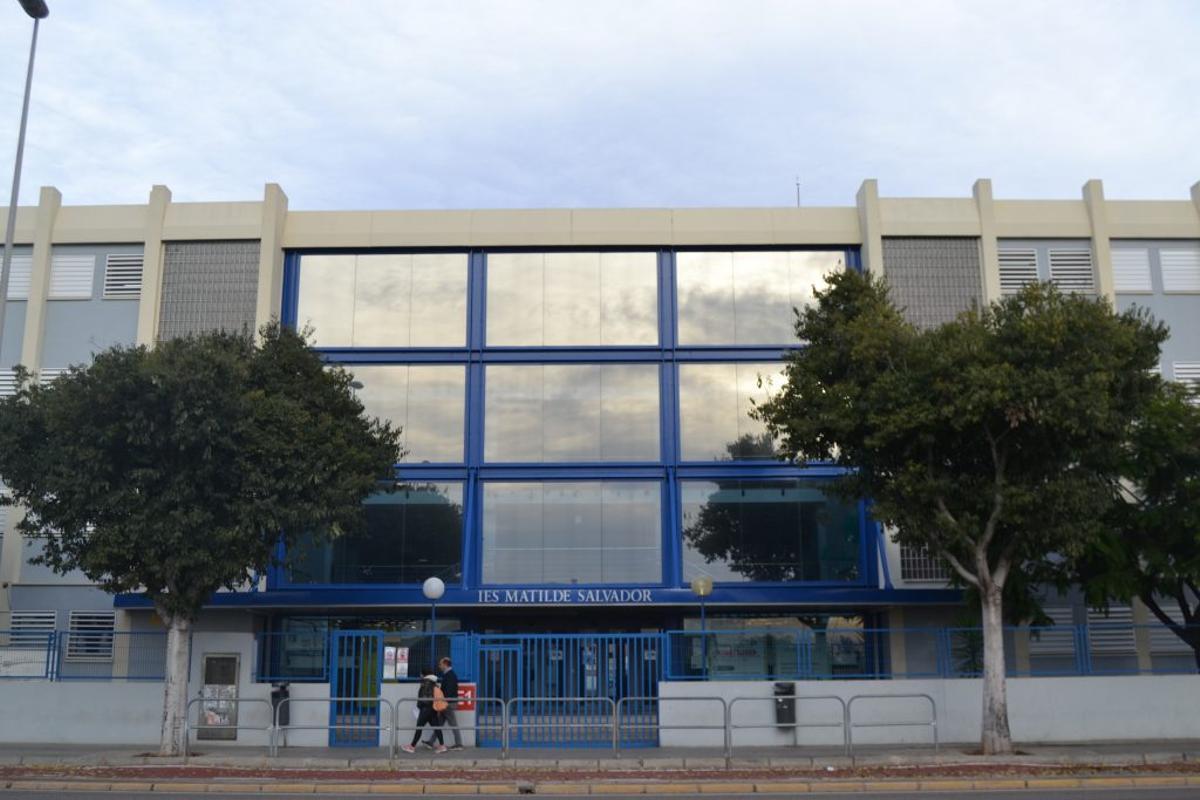 Fachada del instituto Matilde Salvador de Castelló.