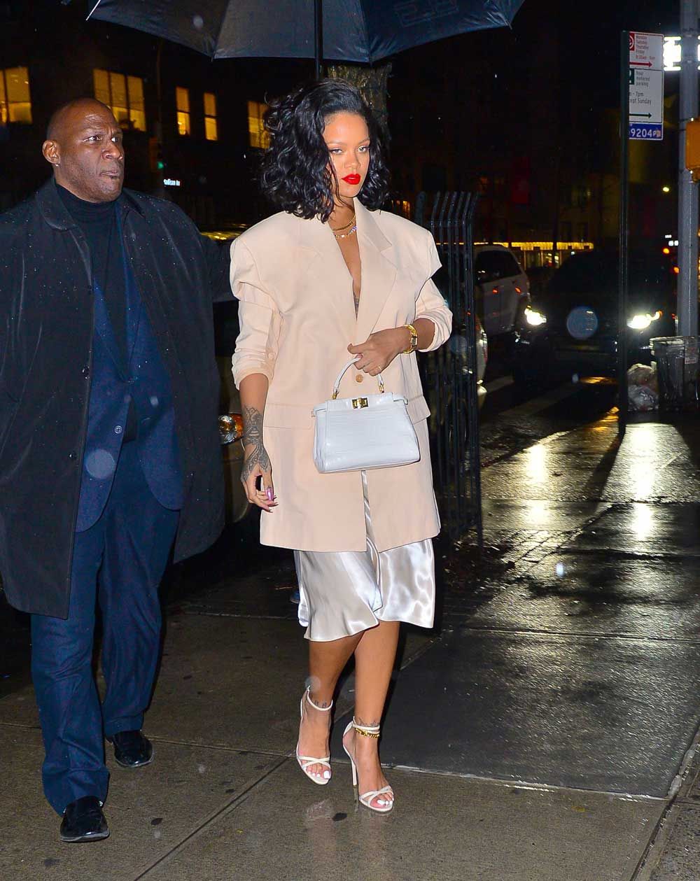 Rihanna sale a cenar por Nueva York