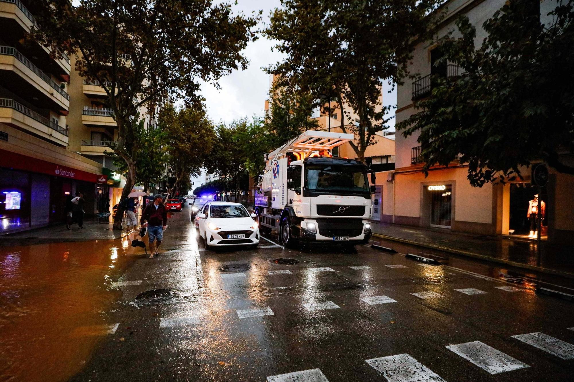 Las imágenes de la dana 'Alice' en la tarde del sábado en Ibiza