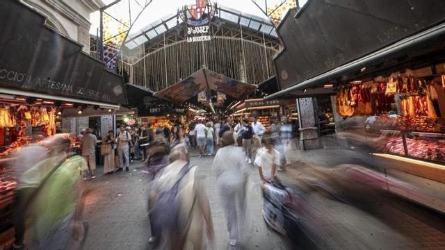 Interior del mercat de la Boqueria. | MANU MITRU