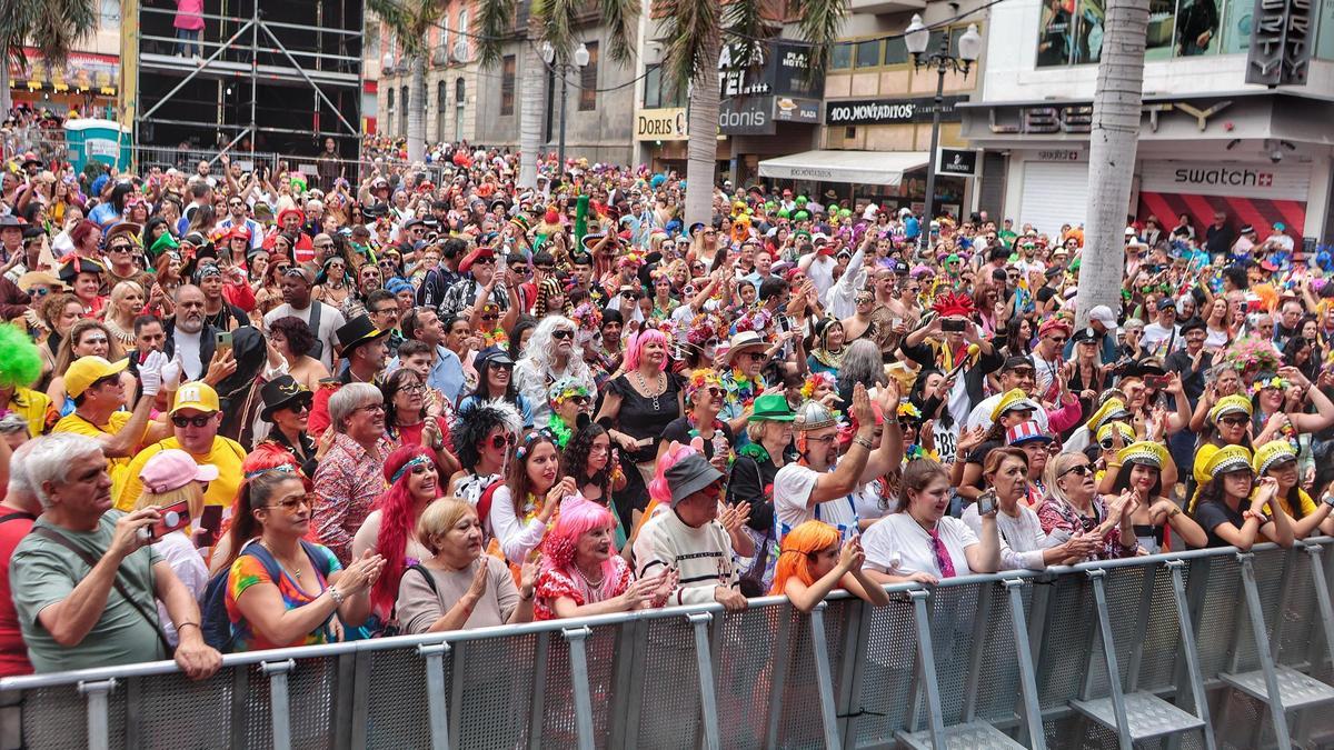 Carnaval de Día en Santa Cruz.