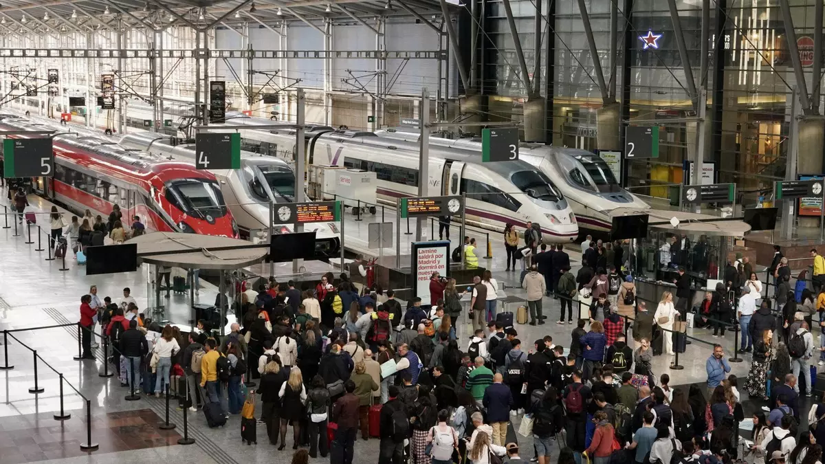 La alta velocidad ferroviaria supera los 4 millones de viajeros en junio, con un alza del 14,3%