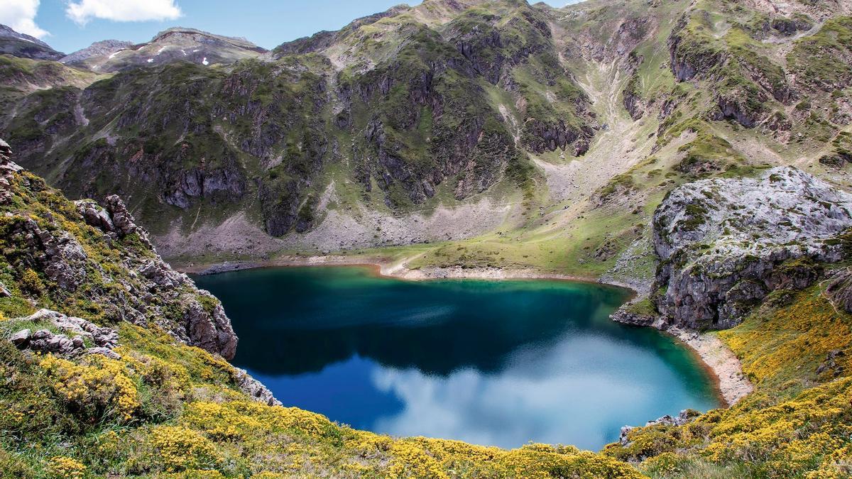 Chapuzones de altura: los lagos de montaña más espectaculares de España