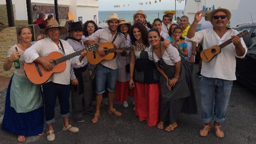 Punta Mujeres pasea sus chalanas