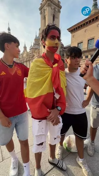 En directo | La plaza del Pilar vibra con el España-Francia: "Cero miedo a Mbappé"
